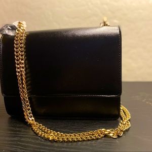 Black clutch